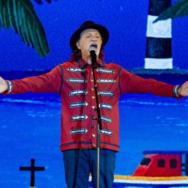 Alceu Valença no palco