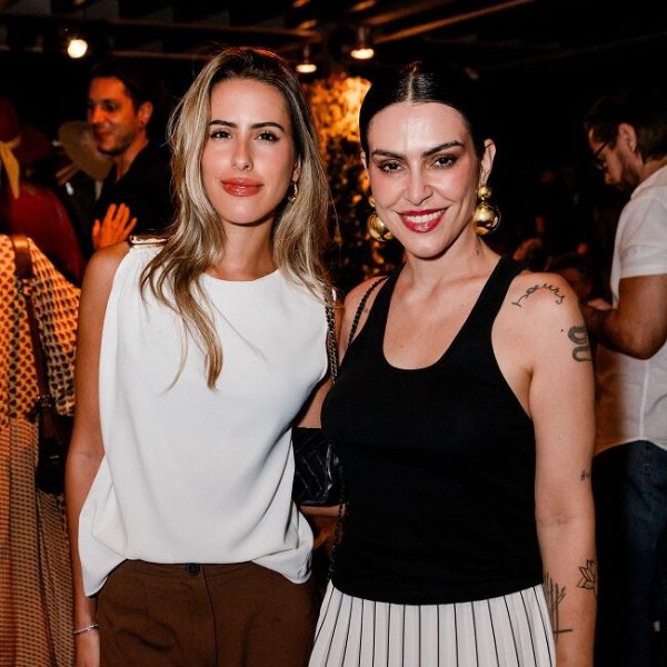 Manas: Ana Morais e Cleo Pires