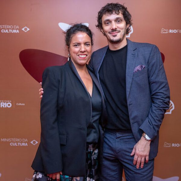 Anita Barbosa e o roteirista Leandro Soares