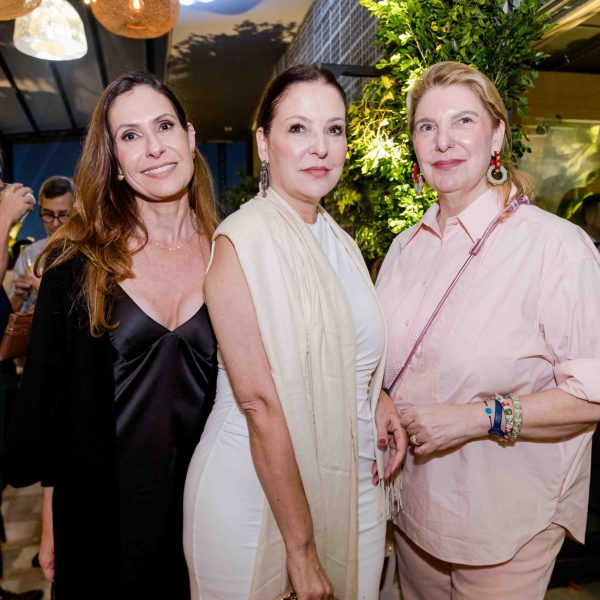 Beatriz Pedrini e as irmãs Pinha e Celina Mello Franco