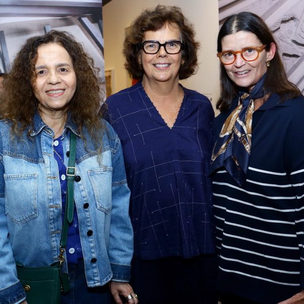 Beatriz Milhazes, Claudia Saldanha e Tarsila do Amaral, neta e homônima da grande pintora