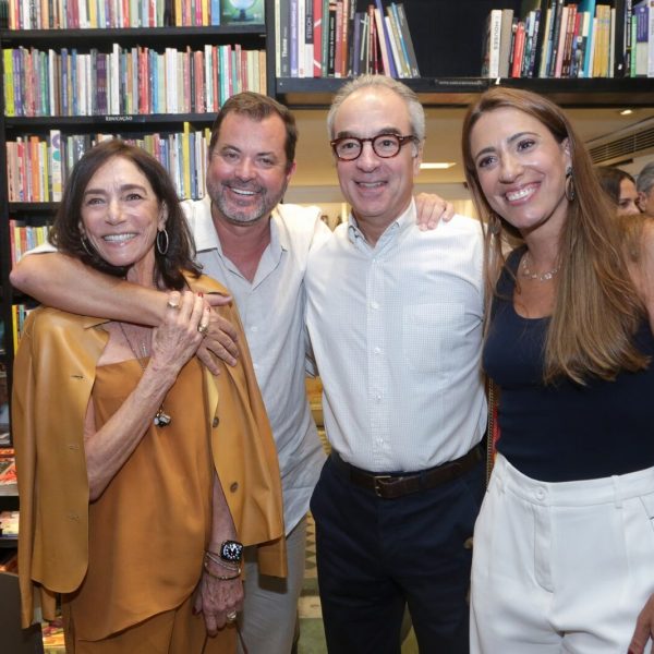 Miguel com Gisela, João Roberto e Paula Marinho