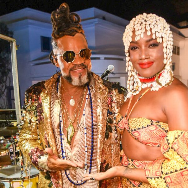 Carlinhos Brown e Iza em Salvador