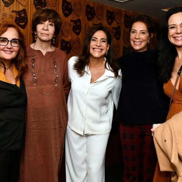 Claudia Netto, Sandra Pêra, Totia Meireles, Angela Vieira e Vanessa Gerbelli