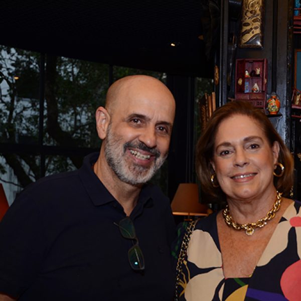 Claudio Gomes de Almeida e Sylvia Leite Barbosa