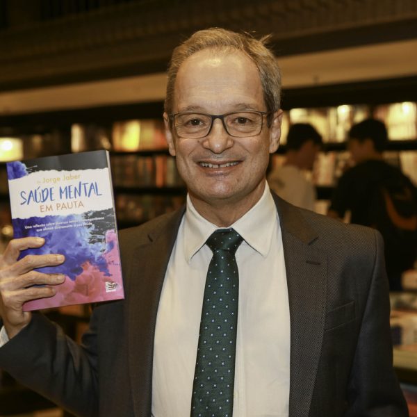 O médico Sérgio Telles Ribeiro