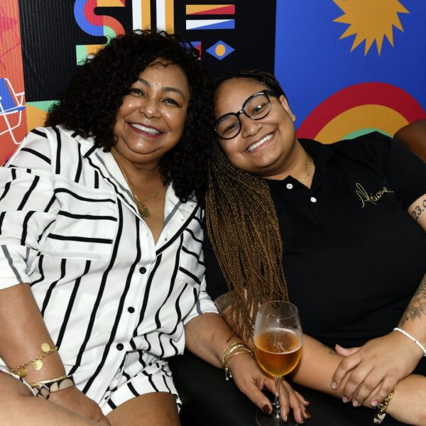 Solange Nazareth, irmã e empresária de Alcione, com a filha Juliana