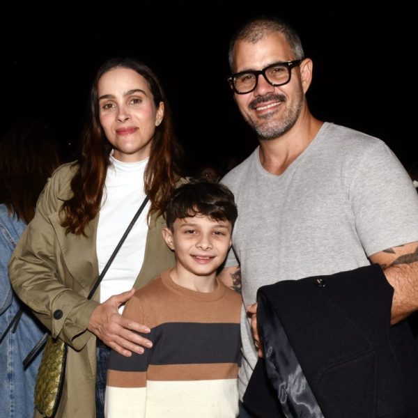 Leticia, Juliano e seu filho Gaspar Cazarré