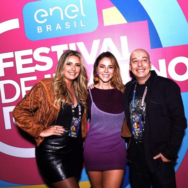 Paolla Oliveira entre andréa e Peck Mecenas