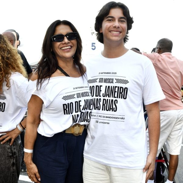 Dira Paes e seu filho Inácio Paes Baião