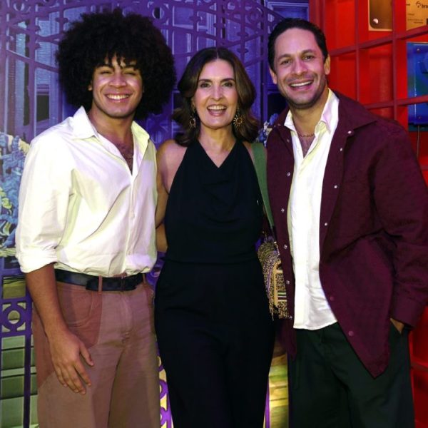 Fátima Bernardes entre Pietro e Rainer Cadete
