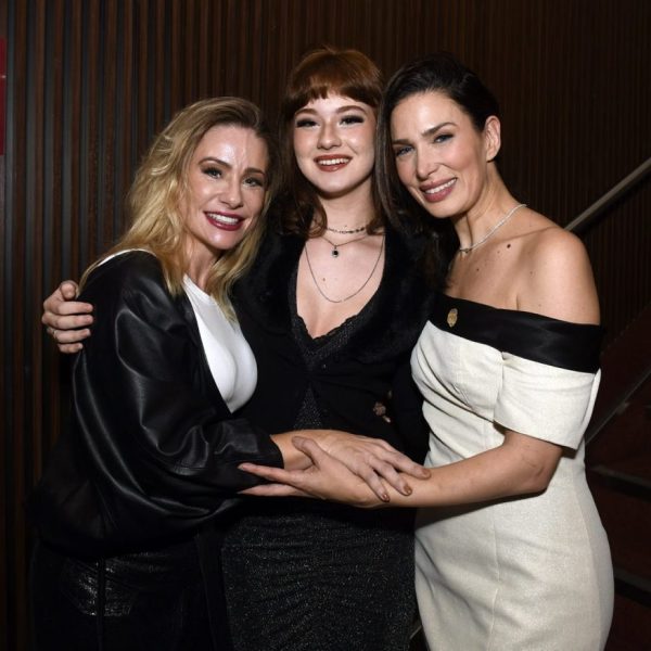 Divas:  Giselle de Prattes, sua filha Maria Fernanda e Sara Sarres