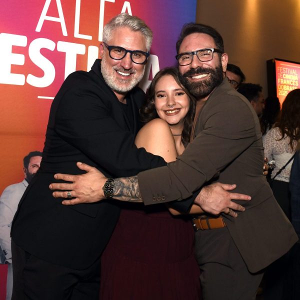 Sofia Oliveira entre Gabriel Basílio e Alessandro Martins