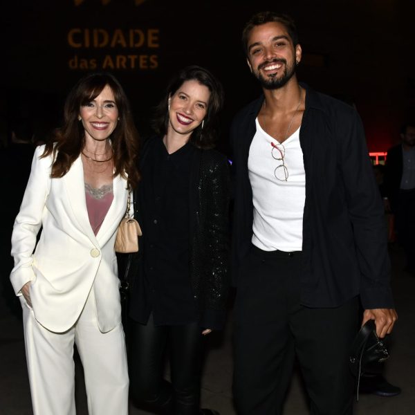 Deborah Evelyn, Nathalia Dill e Rodrigo Simas