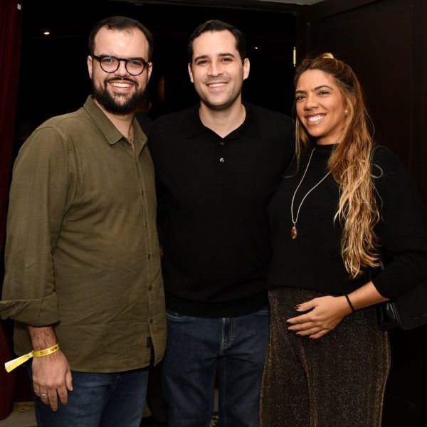 Lucas Padilha, Eduardo Cavaliere e Victoria Henriques