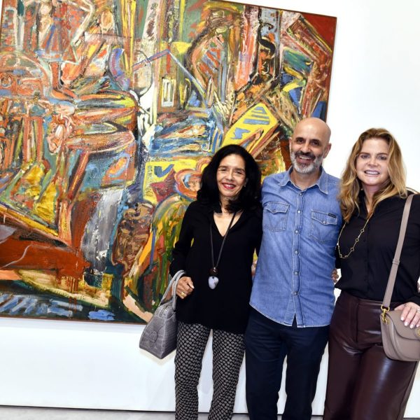 Claudio Gomes entre Yolanda de Barros Barreto e Tania Coslovsky