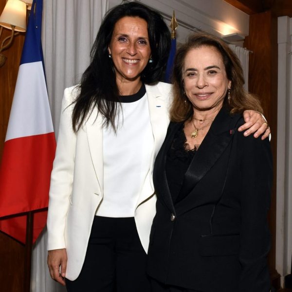 A ministra francesa Chrysoula Zacharopoulou e Ivone Bezerra de Mello