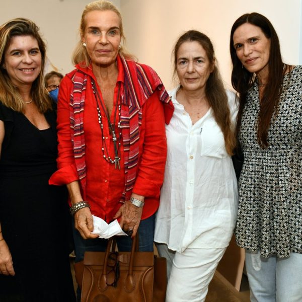 Alessandra Monteiro de Carvalho, Betsy Monteiro de Carvalho, Enrica Bernardelli e Mika Chermont de Britto