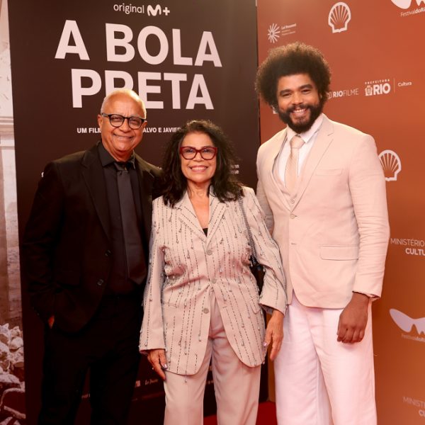 Diogo Almeida com seus pais, Carlos Alberto e Vilma Maria