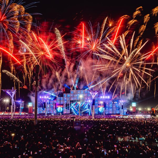 Queima de fogos do Rock In Rio enfeitam o céu