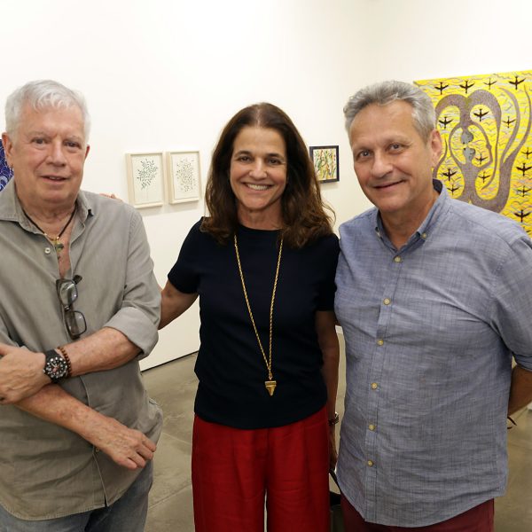 Izabel Palhares entre Chicô Gouvêa e Paulo Reis