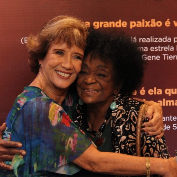 A autora e a diva Léa Garcia