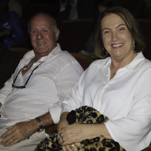 Julio Marcos, pai de Paulo Gustavo, e Penha Senise