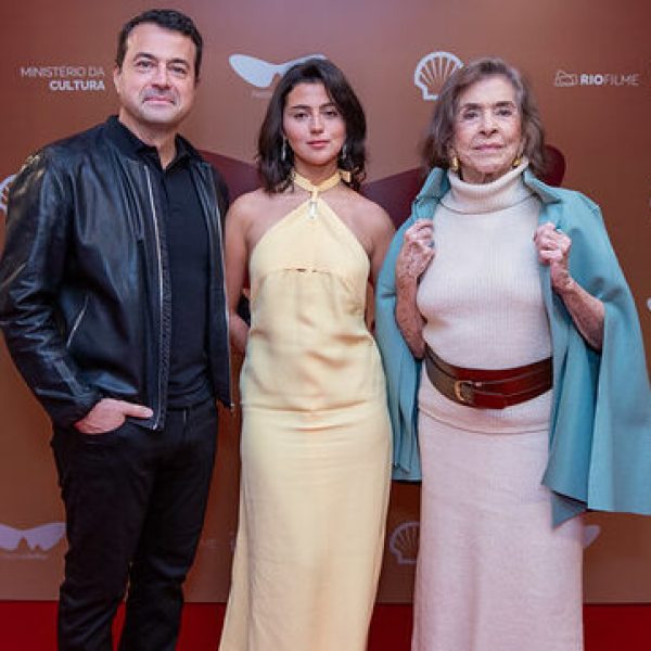 Betty Faria com o filho João Daniel e a neta Valentina