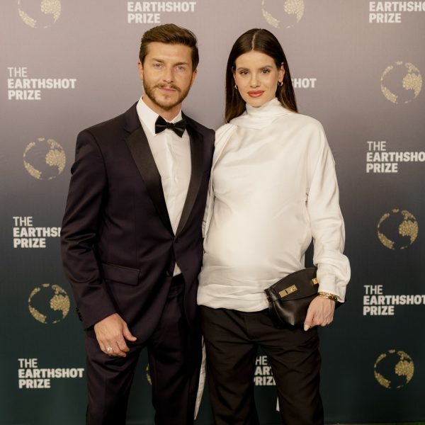 Klebber Toledo e Camila Queiroz