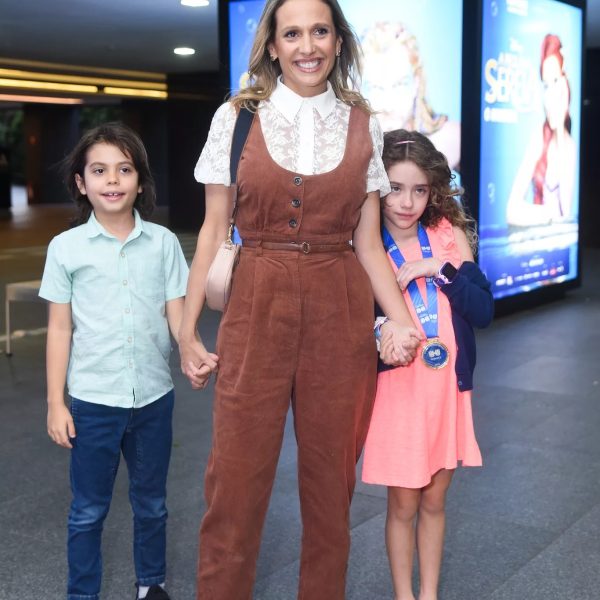 Luisa Mell, o filho Enzo e uma amiguinha