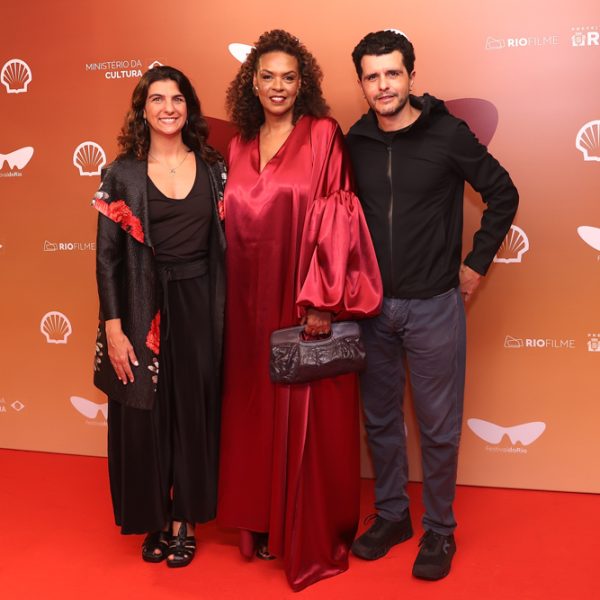Mariana Ferraz, Ana Carbati e Guilherme Coelho
