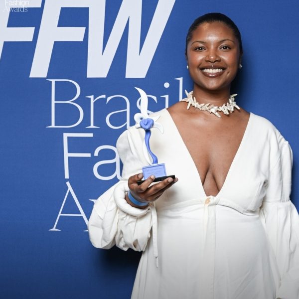 Mika Safro laureada como Beauty Artist do ano