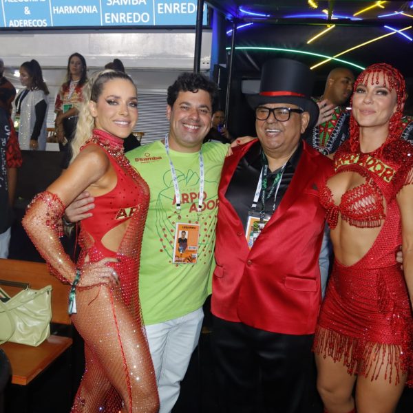 Monique Alfradique, Flávio Esteves, Jayder Soares e Paolla Oliveira