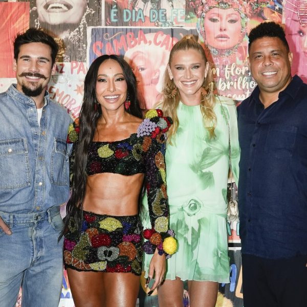 Nicolas Prattes, Sabrina Sato, Celina Locks e Ronaldo Fenômeno