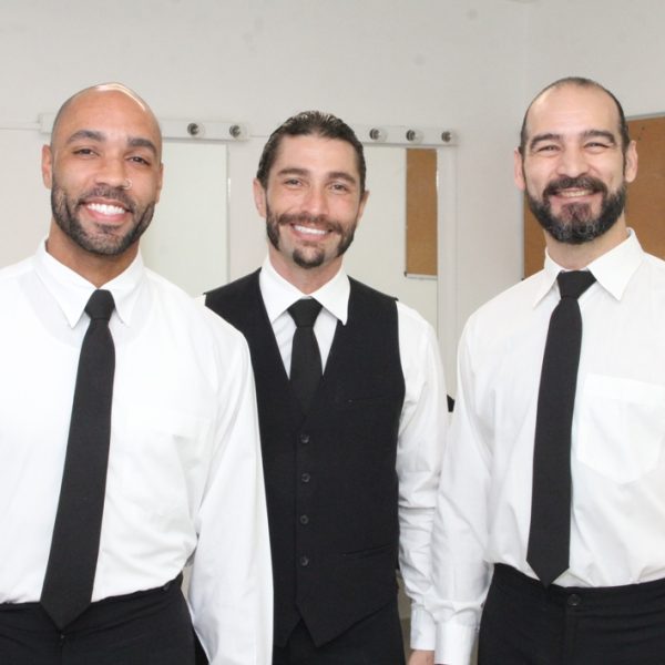 Os bailarinos Kauê Ribeiro, André Neri e Jefferson Damasceno