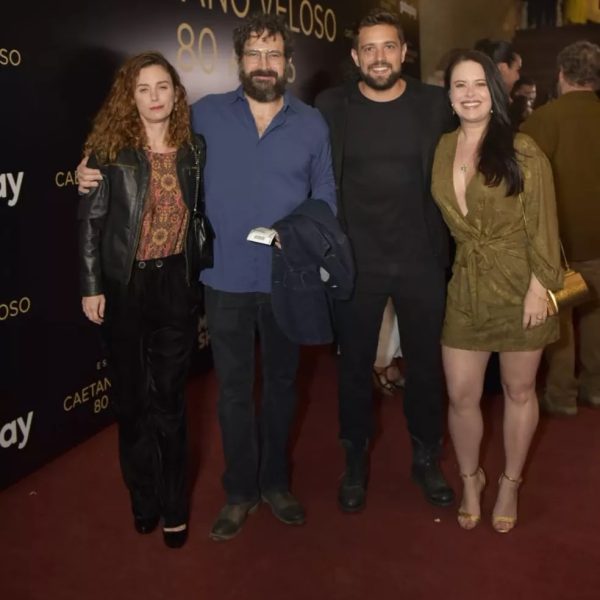 Paula Cezari, Caco Ciocler, Rafael Cardoso e Mariana Bridi