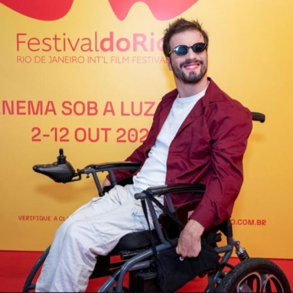 O ator Pedro Fernandes