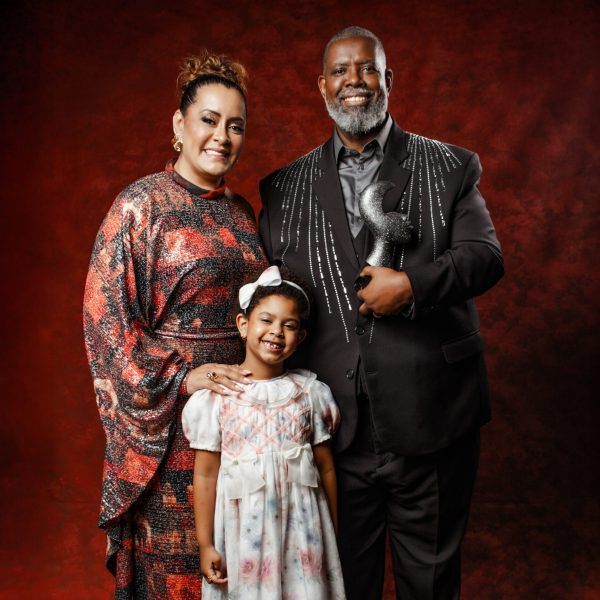 Péricles leva a família