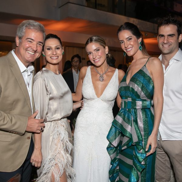 A noiva entre Thomaz Naves e Camilla Carvalho e Marcela e Marcio Leitão