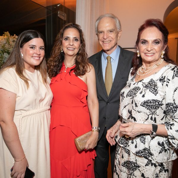 Juliana Vasconcellos, Andrea Berensztjn, Ricardo e Sueli Stambowsky