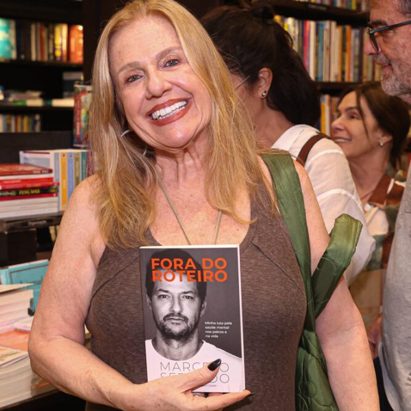 A dramaturga Regiana Antonini