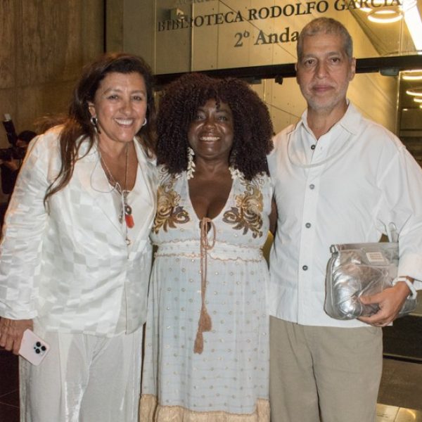 Regina Casé e Estêvão Ciavatta com Dida Nascimento