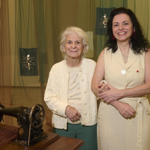 Rosana e a mãe, Rebeca Palazyan