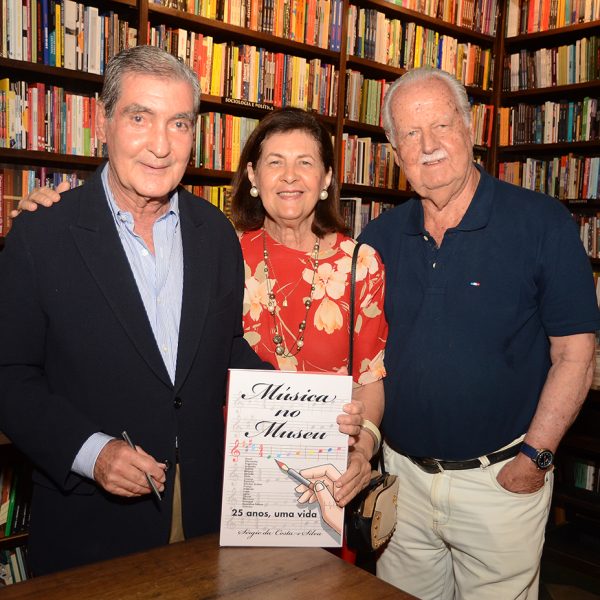 O autor com Carol e José Carlos Murta Ribeiro