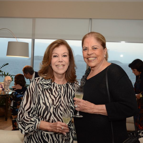 Sylvia de Castro e Paula Paes