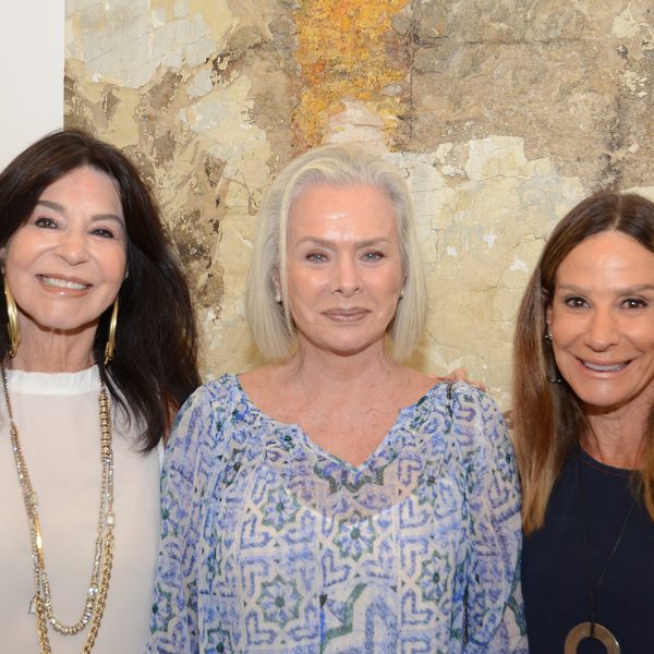 Teresa Aczel, Elizabeth Holmer e Gabriela Pennacchi