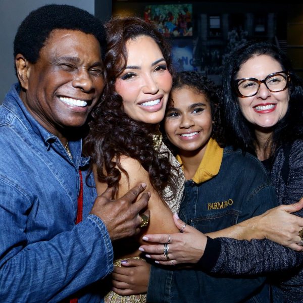Neguinho da Beija-Flor, Karinah, Luiza Flor e Elaine Reis