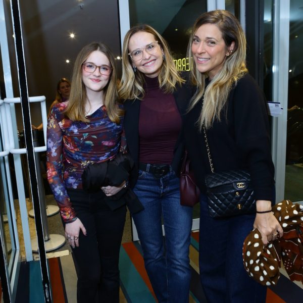 Luisa e Fernanda Rodrigues com Julia Rabello