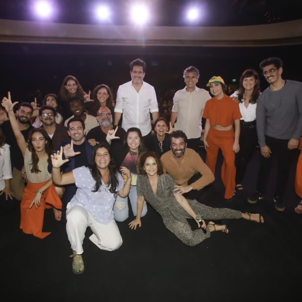 Equipe do filme "Pérola" reunida