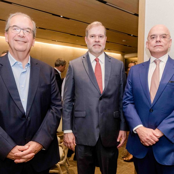 Ministro do STJ Ricardo Cuevas, ministro do STF Dias Toffoli e Daniel Homem de Carvalho